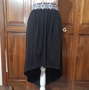 Black high low skirt m